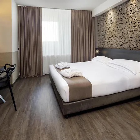 Western Farnese Szálloda 4*