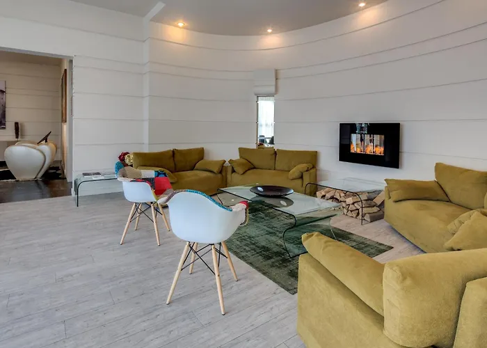 Western Farnese Szálloda