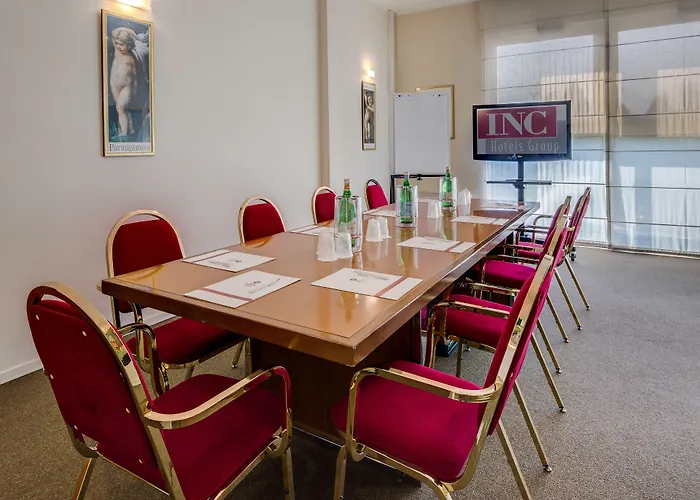 Western Farnese Szálloda